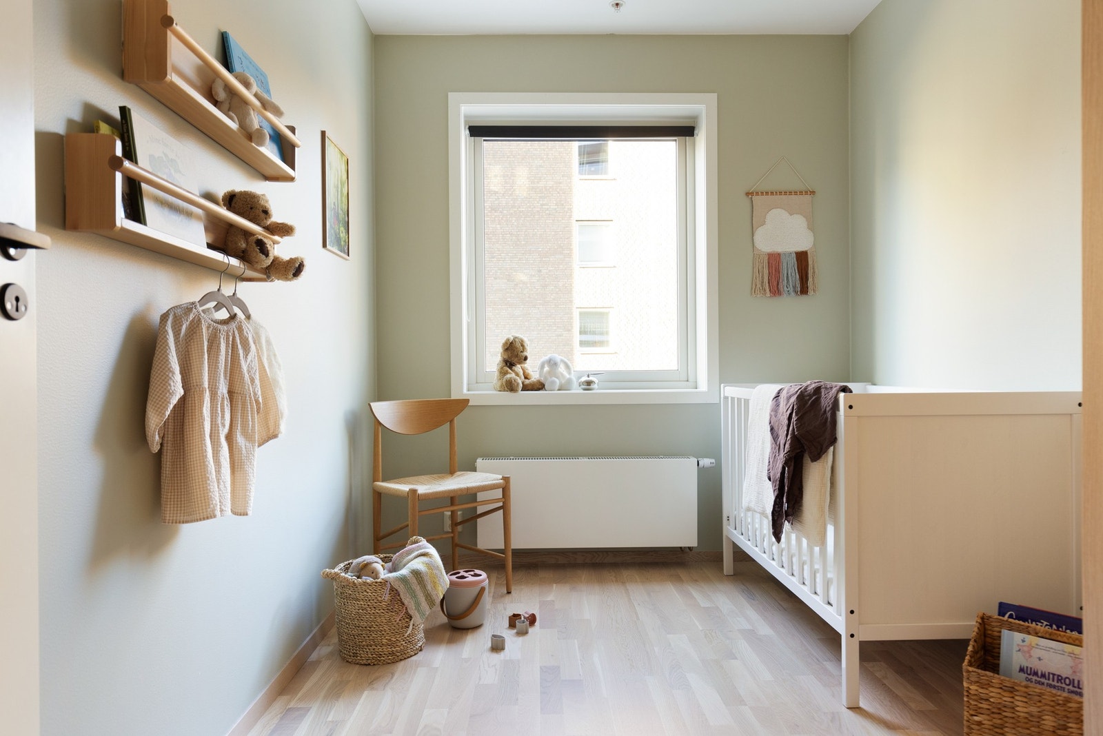 Soverom 2 er i dag innredet som barnerom og har inngang via entreen Galleribilde