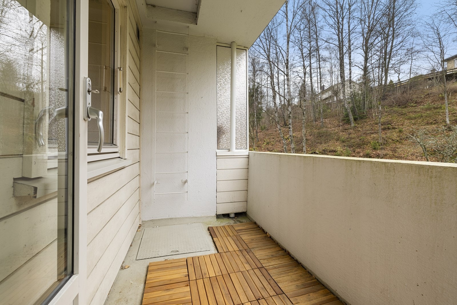 Balkongen er på ca. 4 kvm, og har plass til en mindre sittegruppe. Galleribilde