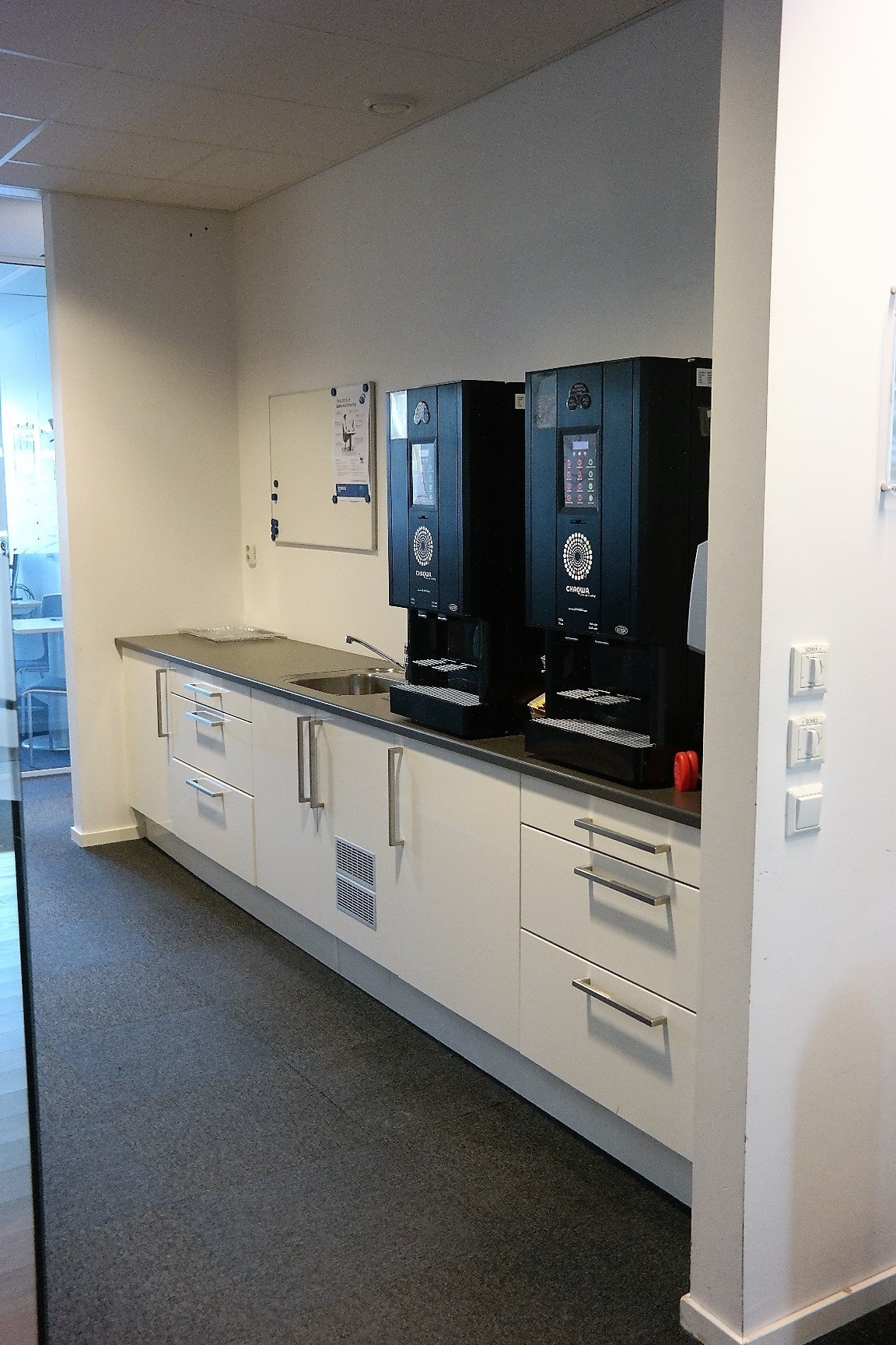 Minikjøkken i hver fløy Galleribilde