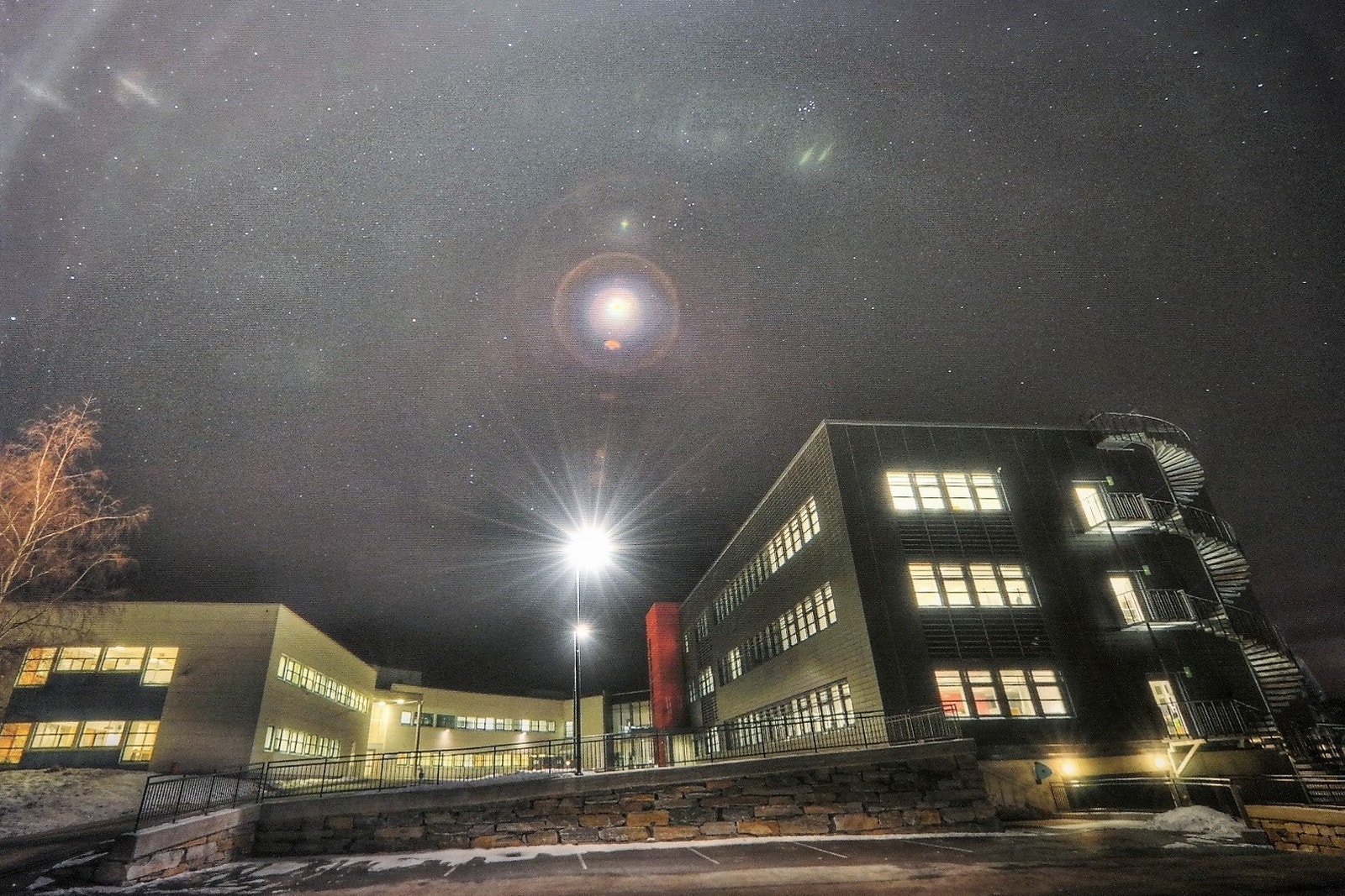 Fasade by night Galleribilde