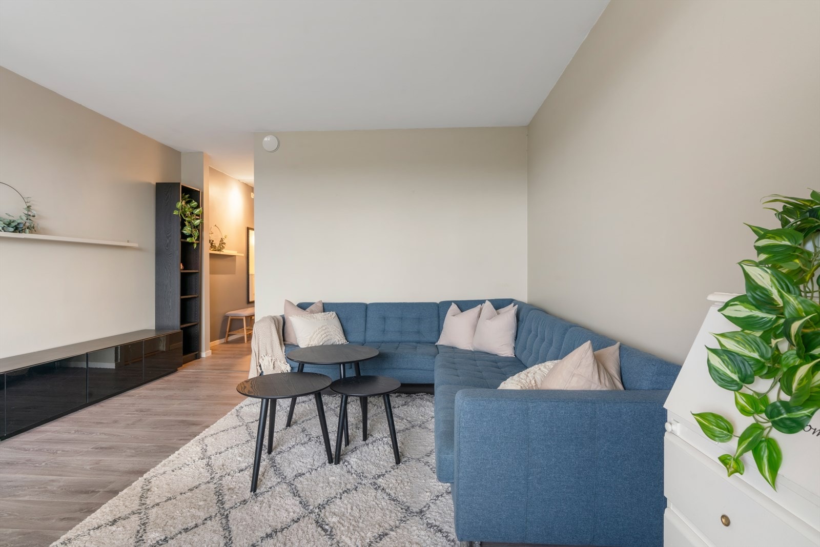 - Leiligheten har balansert ventilasjon som sørger for bedre luftkvalitet, innemiljø og energieffektivitet - Galleribilde