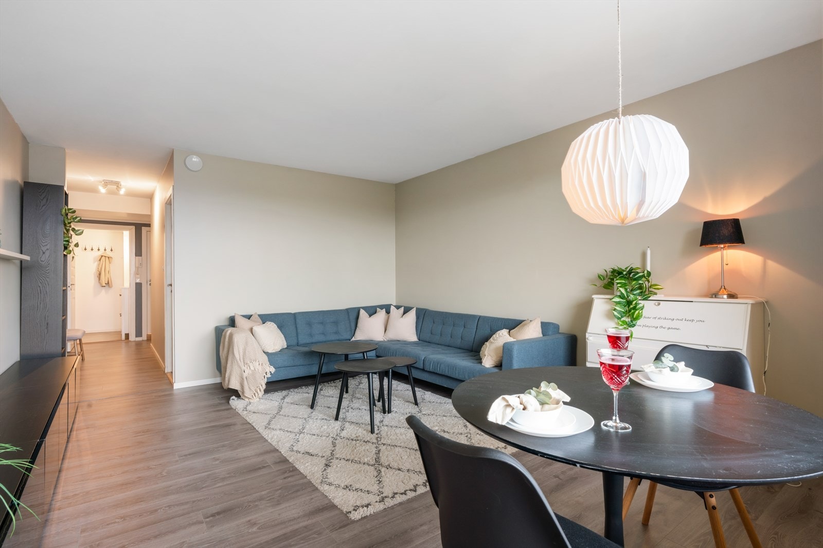 - Stuen er nymalt i 2024 - Galleribilde