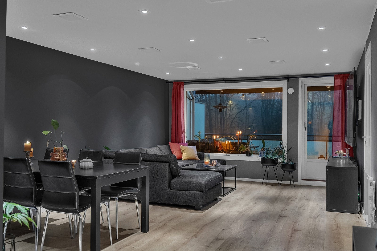 En moderne og tiltalende 2-roms leilighet med praktisk planløsning. Galleribilde