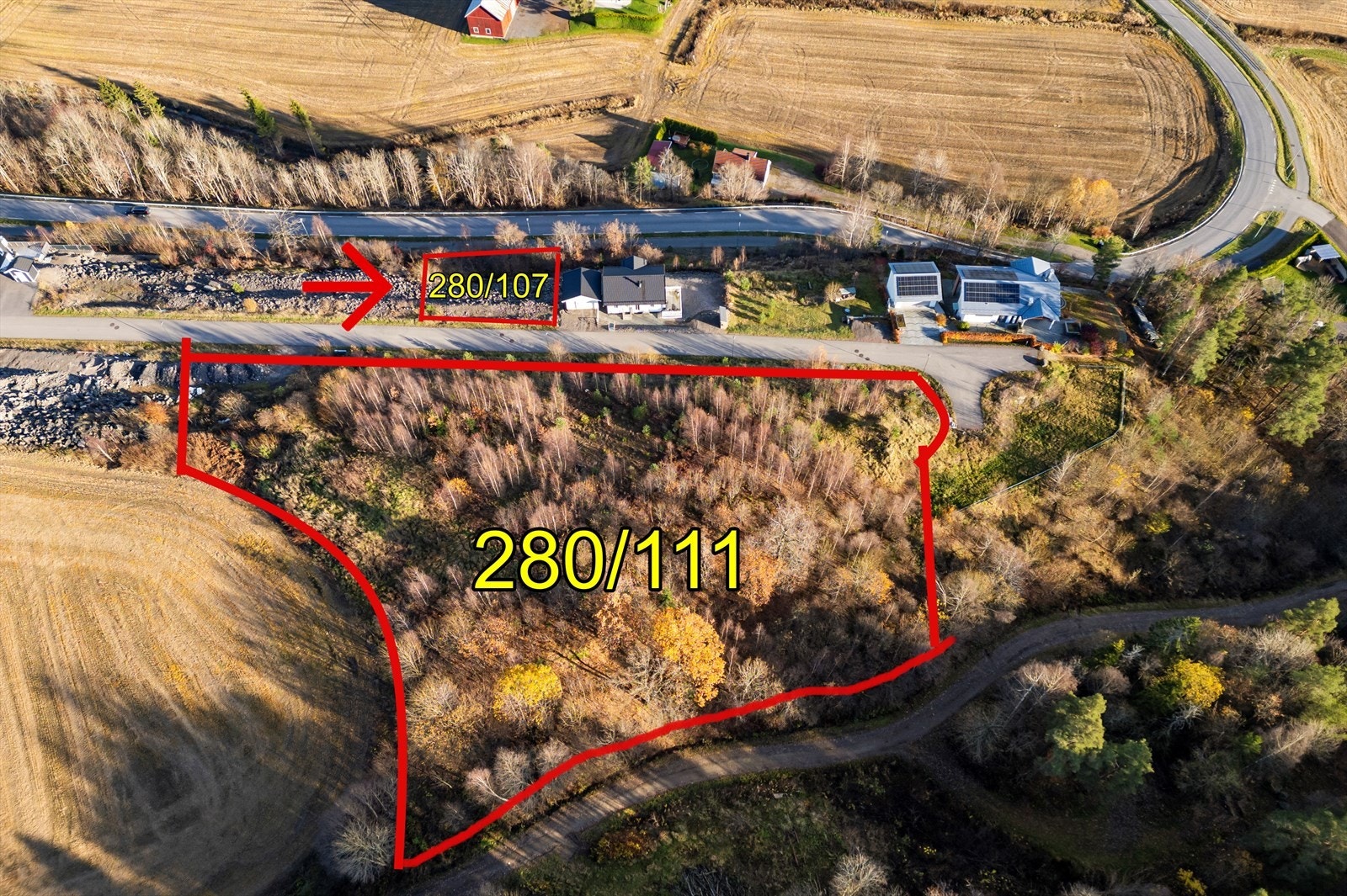 Tomten som selges er merket med pil. Galleribilde