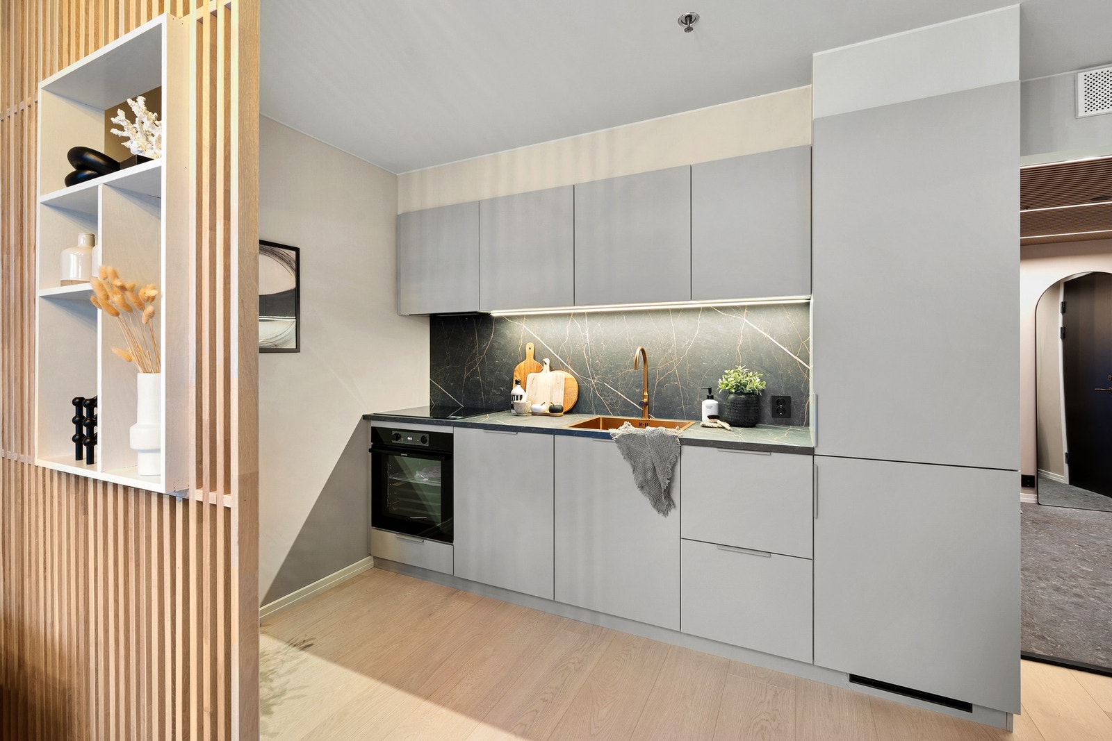 Pent og nytt kjøkken fra Kvik med integrerte hvitevarer fra Bosch Galleribilde