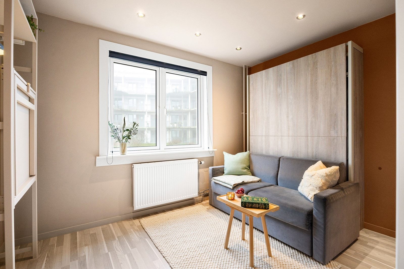 Nordvik v/Konstantin Karlsson ønsker velkommen til en stilfull 1-roms leilighet i Stavangergata 46 A. Galleribilde