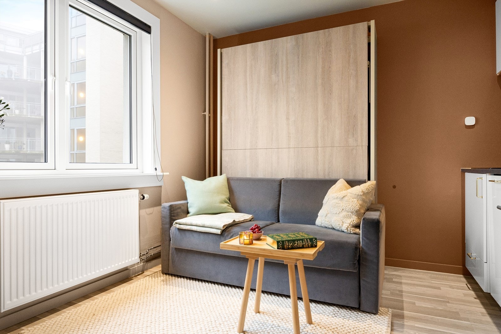 Det ble satt inn spesialtilpassede plisségardiner i 2021. Galleribilde