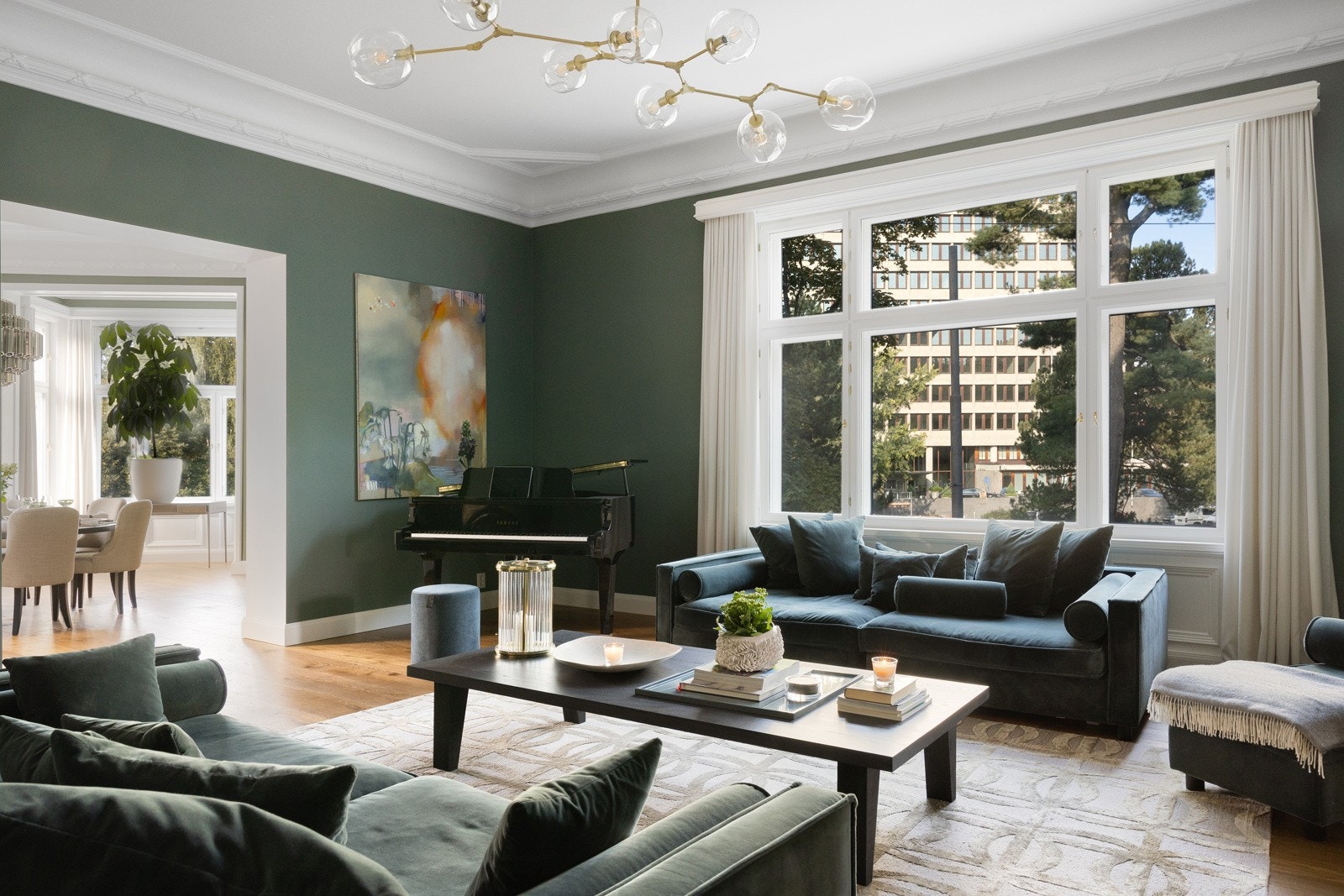 Dette er en klassisk, lys og luftig hjørneleilighet. Galleribilde