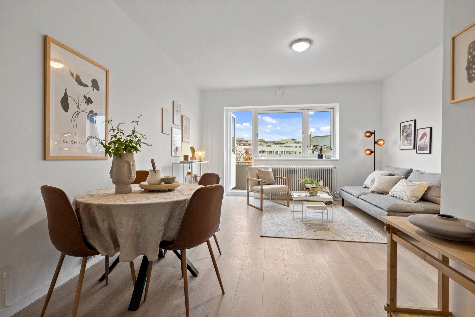 Naturlig plass for spisegruppe ved kjøkken. Galleribilde