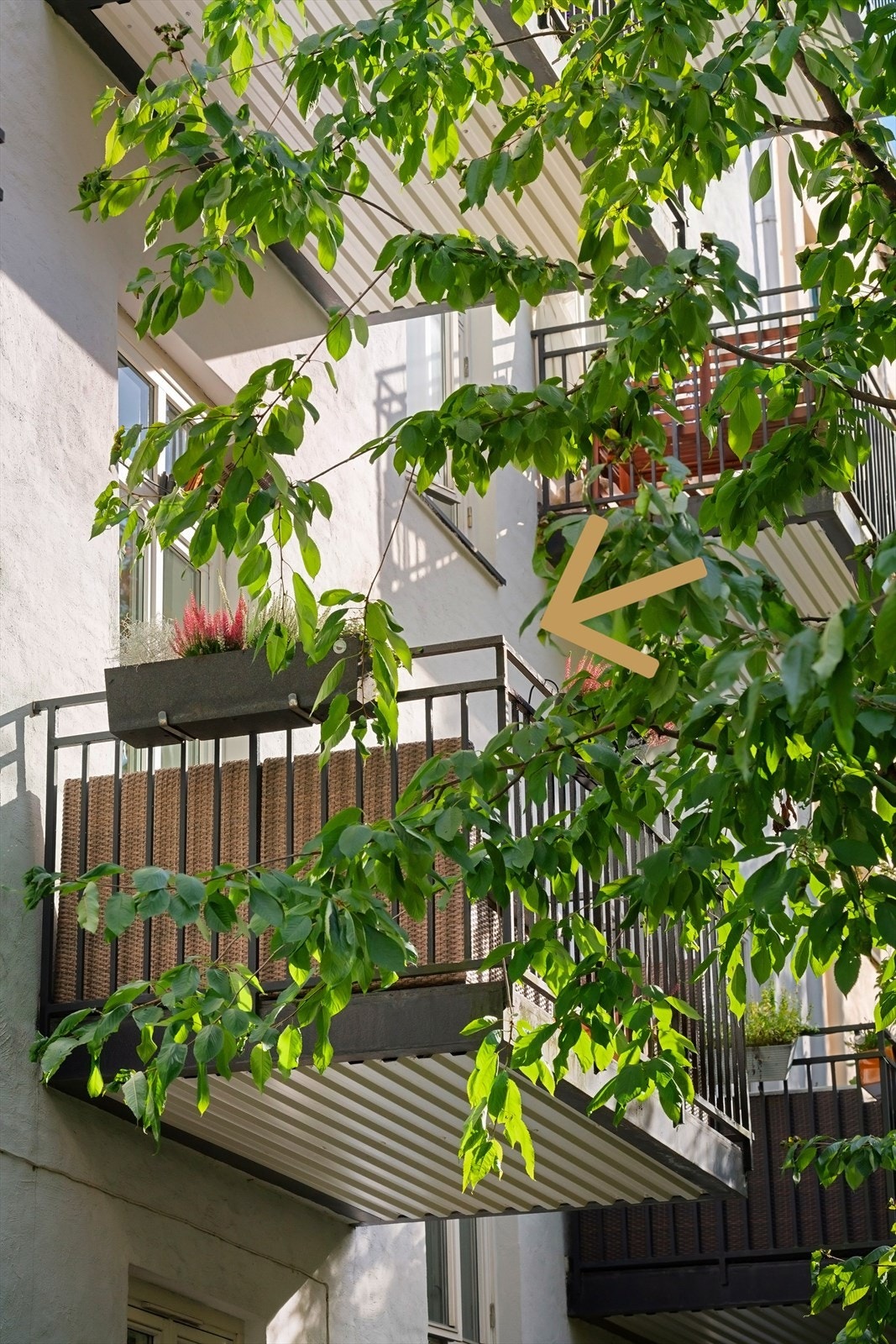 Leiligheten har en meget god intern beliggenhet i byggets 2 etasje. Galleribilde