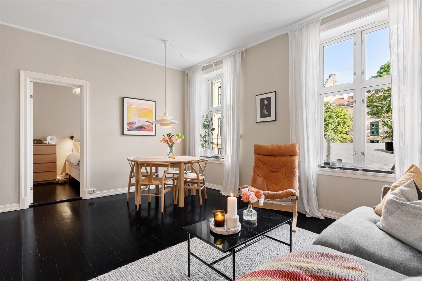 Leiligheten har en god planløsning og store rom som gir gode innredningsmuligheter. Galleribilde