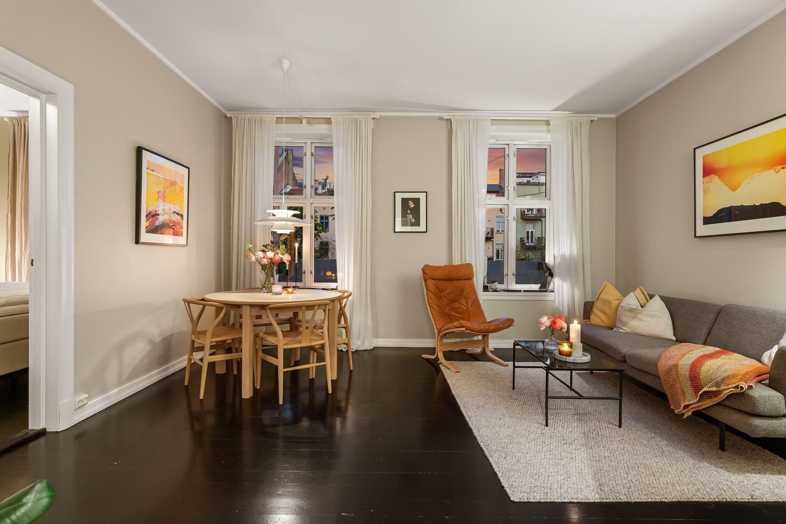 Malte gulv som gir leiligheten en moderne preg. Galleribilde