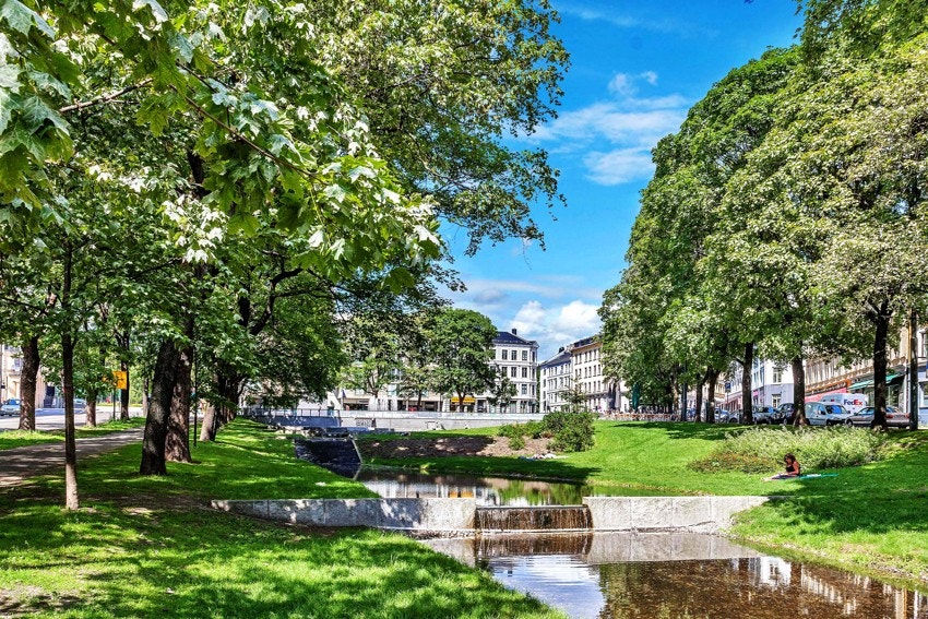 Området fremstår i dag som et urbant og pulserende knutepunkt mellom Grünerløkka og St. Hanshaugen Galleribilde