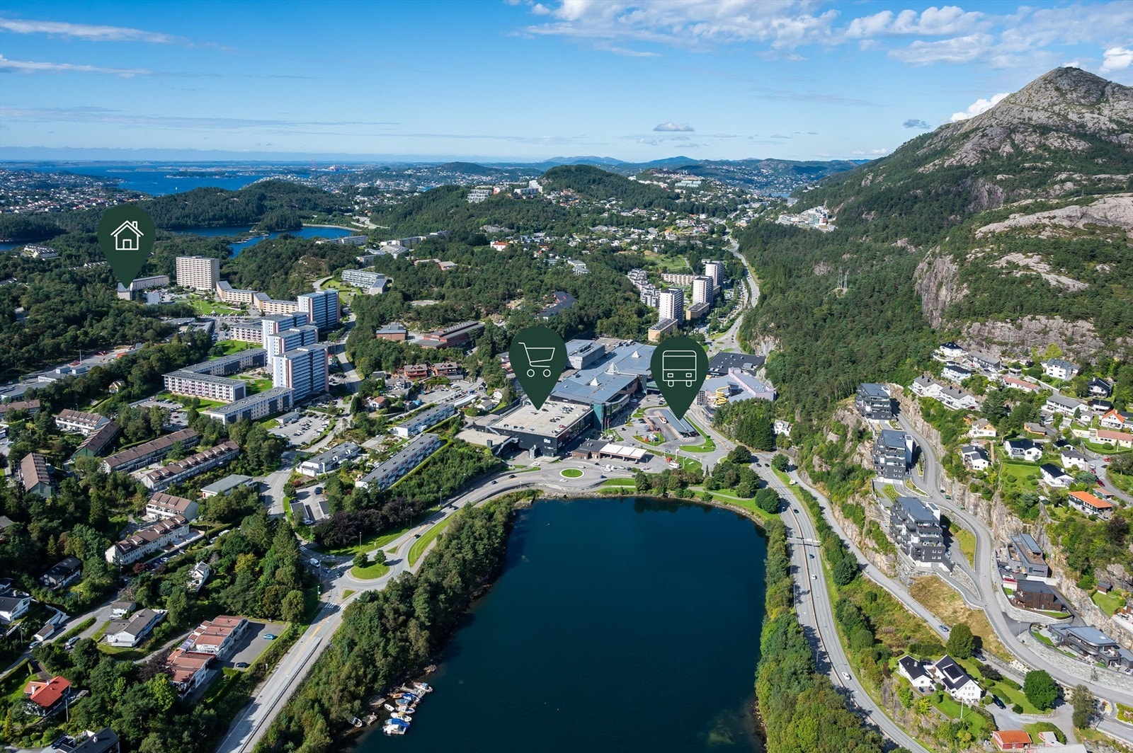 Like i nærheten er Vestkanten Storsenter med alt av fasiliteter. Galleribilde