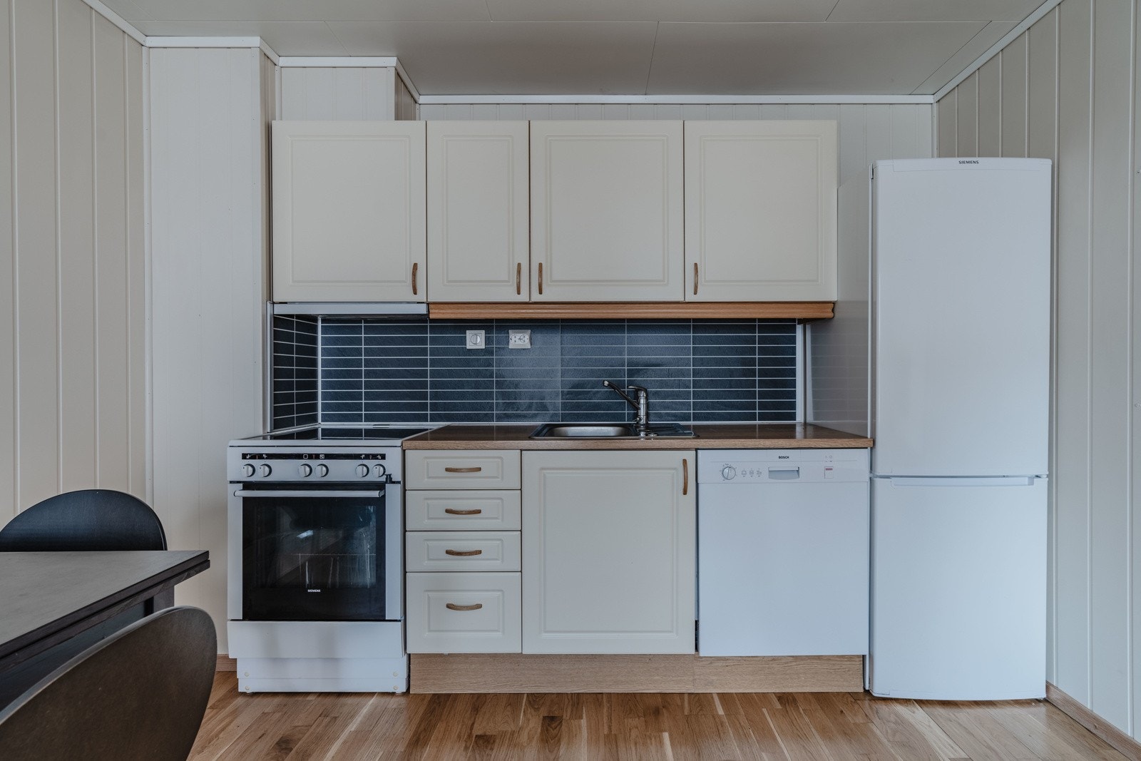 Praktisk innredning med god skapplass Galleribilde