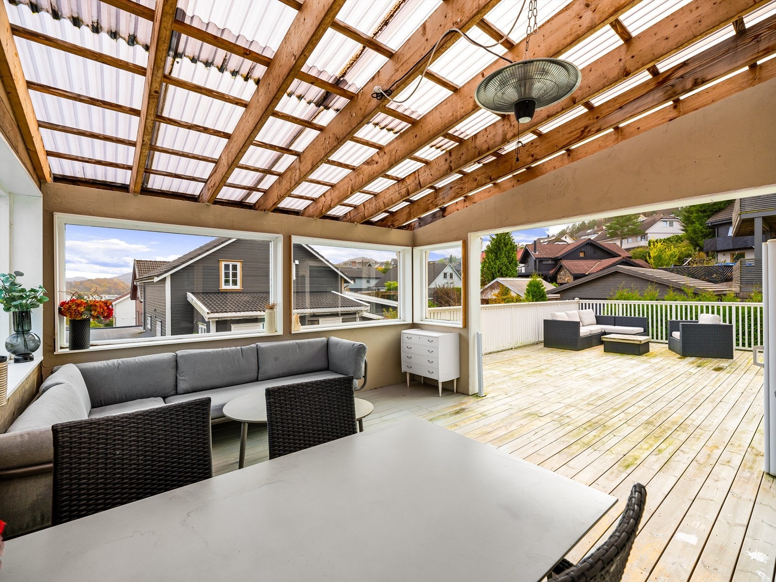 En herlig uteplass til bruk hele året Galleribilde