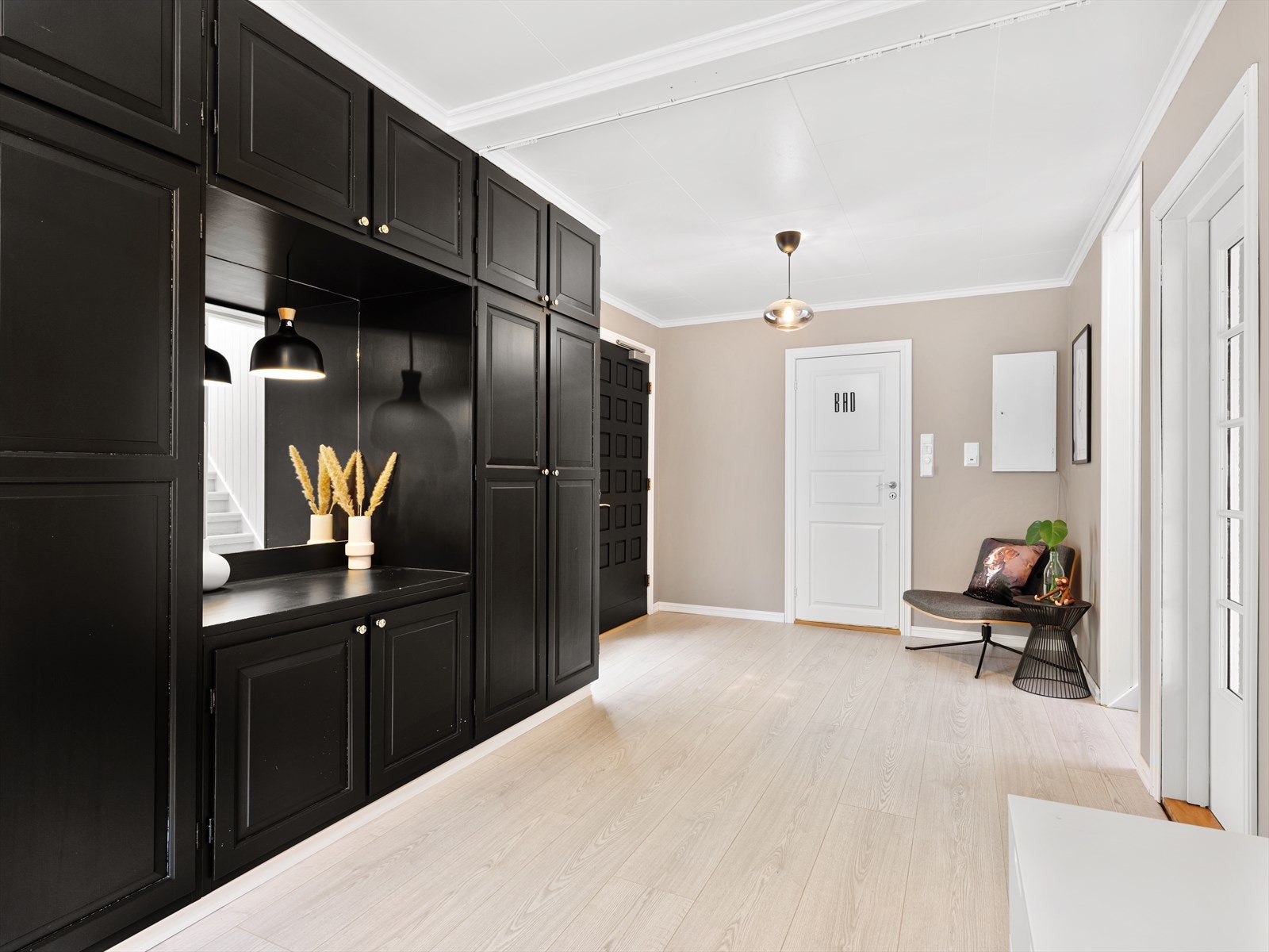 Fra gangen er det inngang til bad Galleribilde