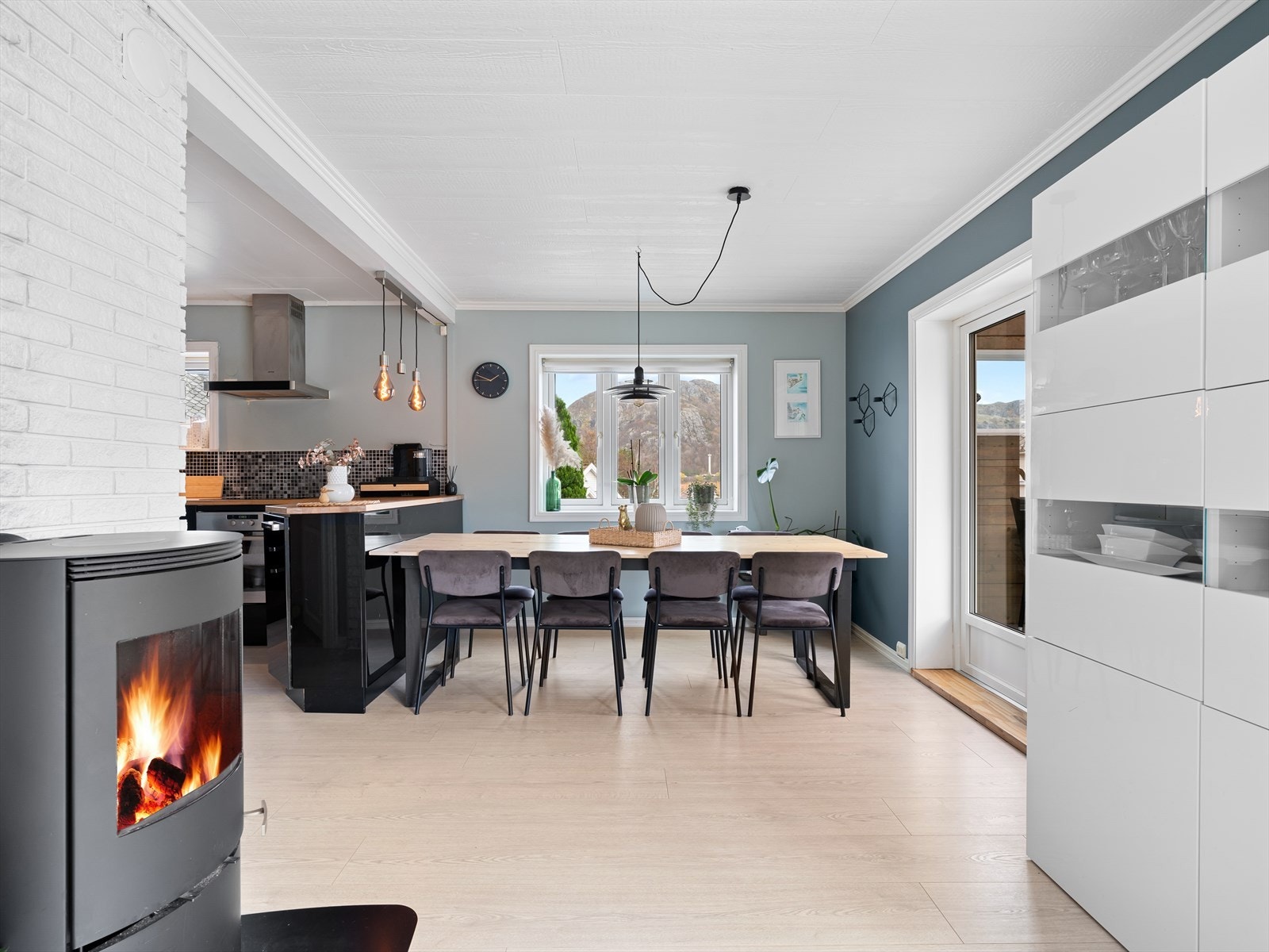 God plass til spisebord Galleribilde