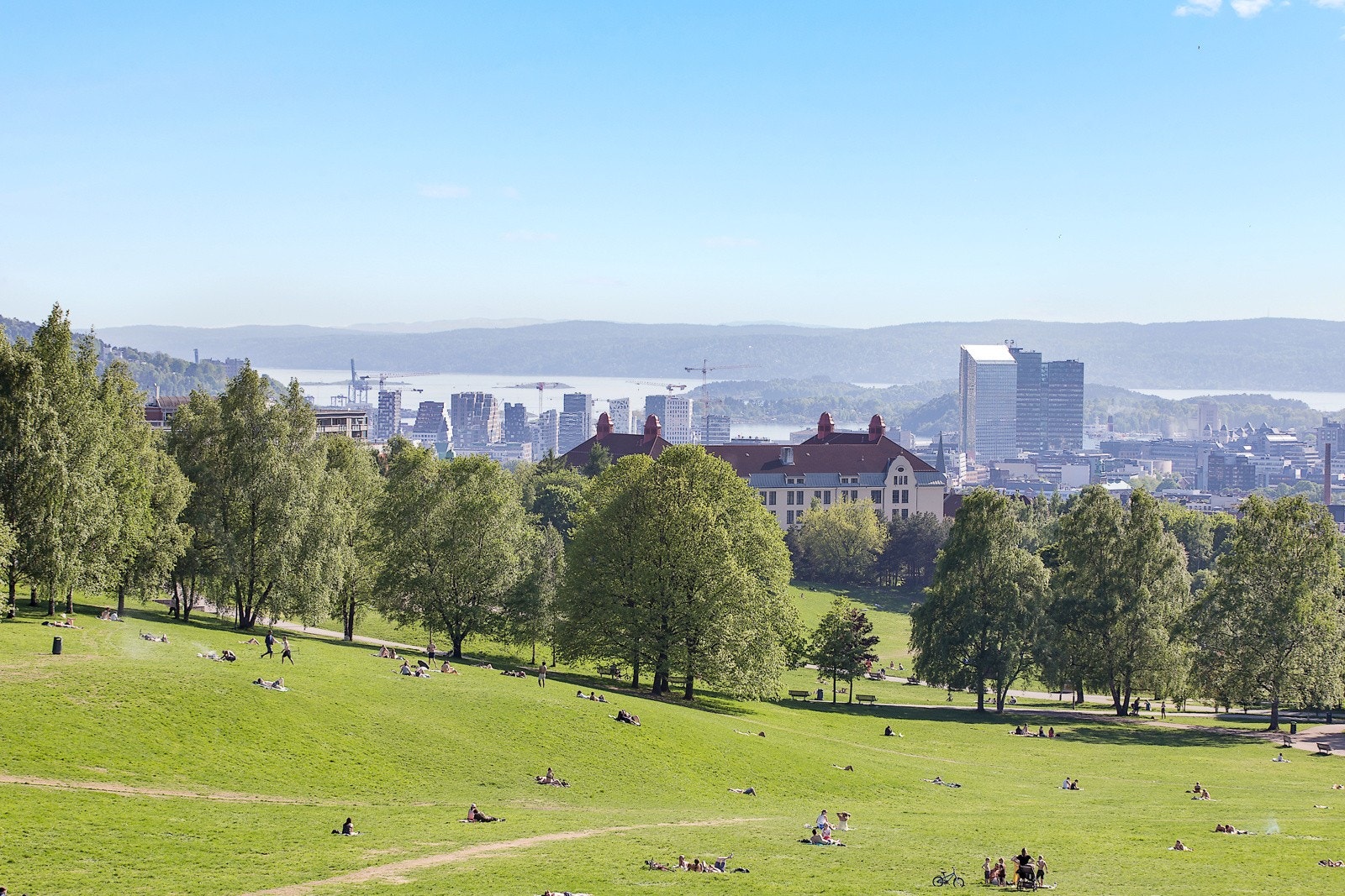 Torshovdalen. Her kan du nyte flott utsikt over Oslo by! Galleribilde