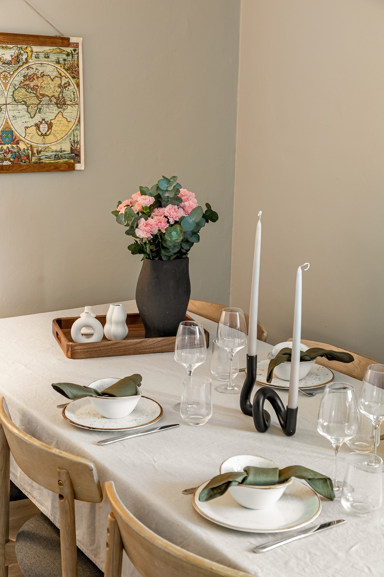 Her er det plass til mange til bords! Galleribilde