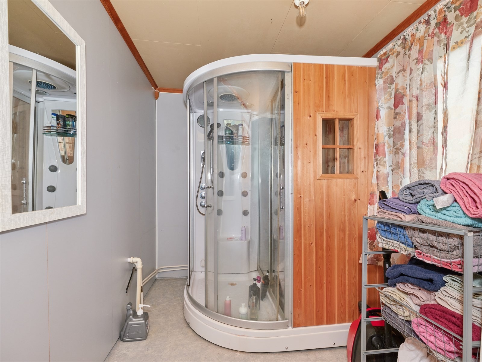 Dusjrom. Galleribilde