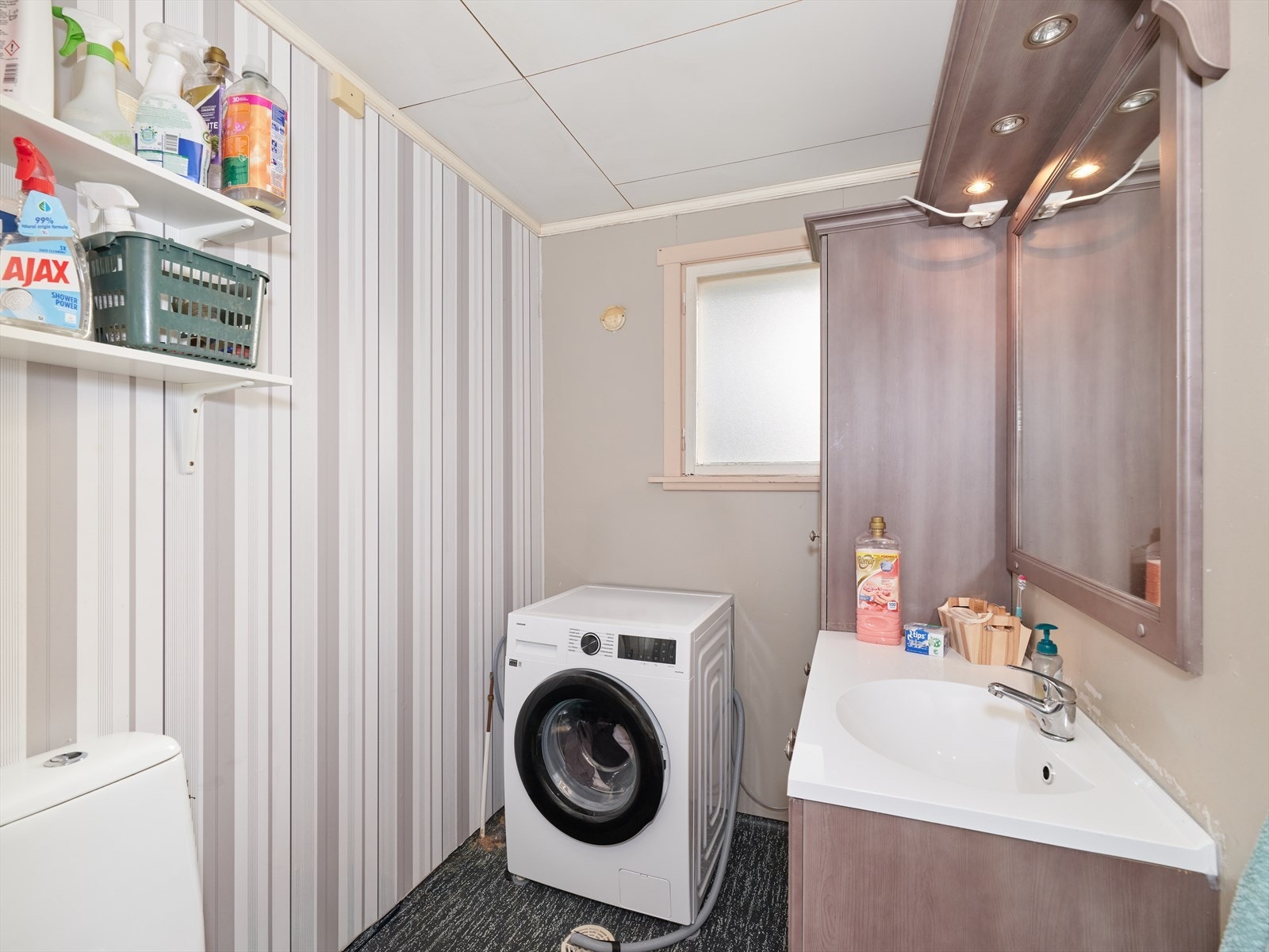 Opplegg for vaskemaskin. Galleribilde