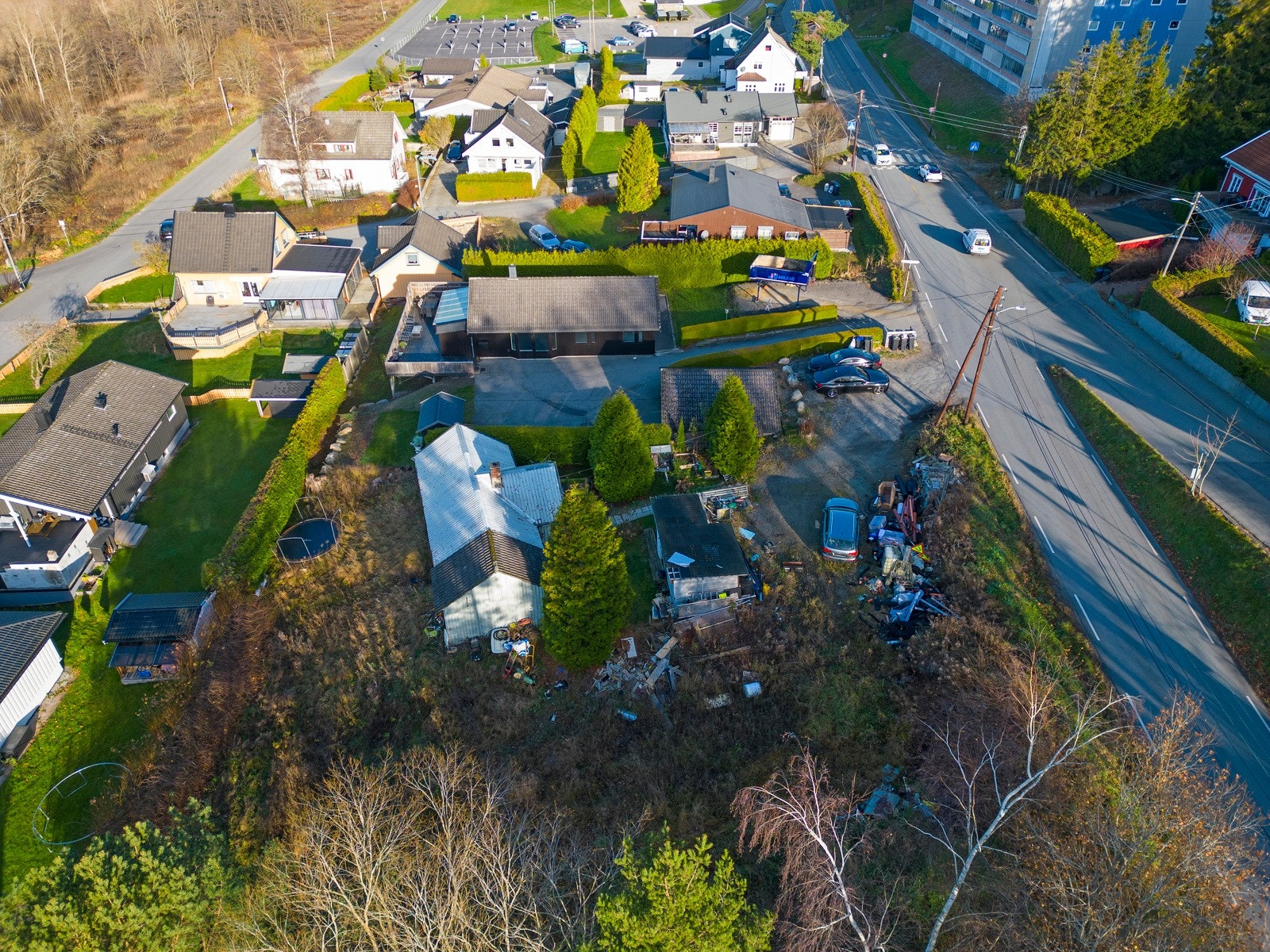 Eiendommen grenser til Grålumveien og har enkel tilkomst. Galleribilde