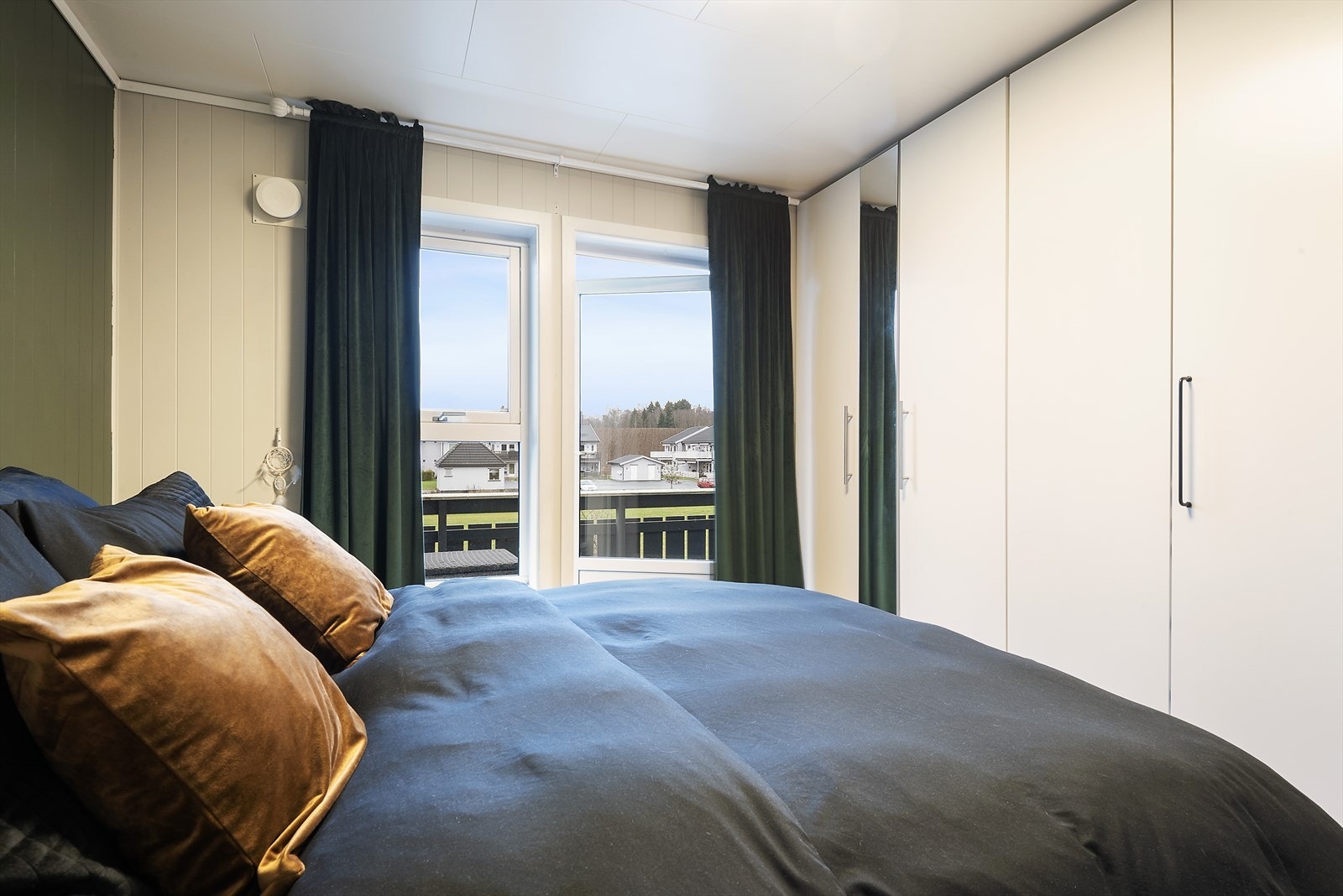 Soverom 1 - dette rommet har utgang til en nordvendt balkong på ca. 5 m². Galleribilde