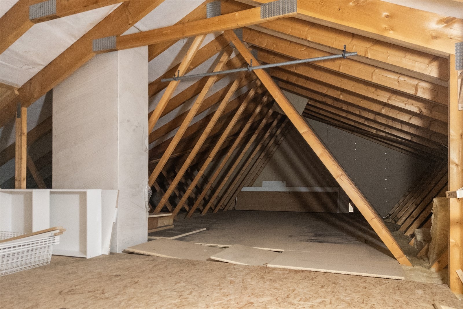 Det er adkomst til kaldloft via himlingsluke i entréen. Galleribilde