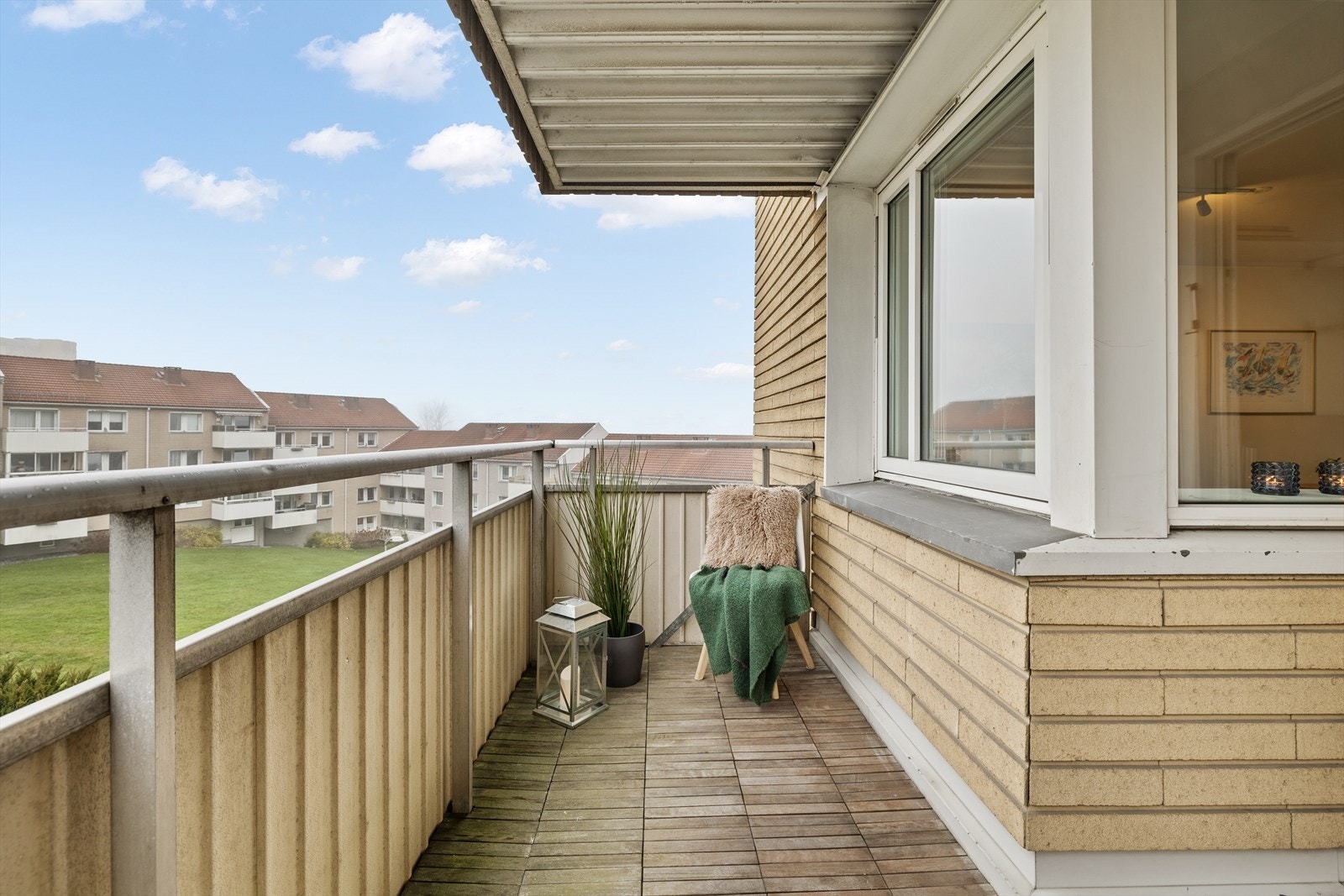 Fra stue er det utgang til vestvendt balkong på 7 m² Galleribilde