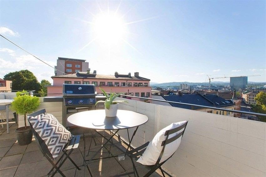 Felles takterrasse med flott utsikt. Grill tillatt. Galleribilde