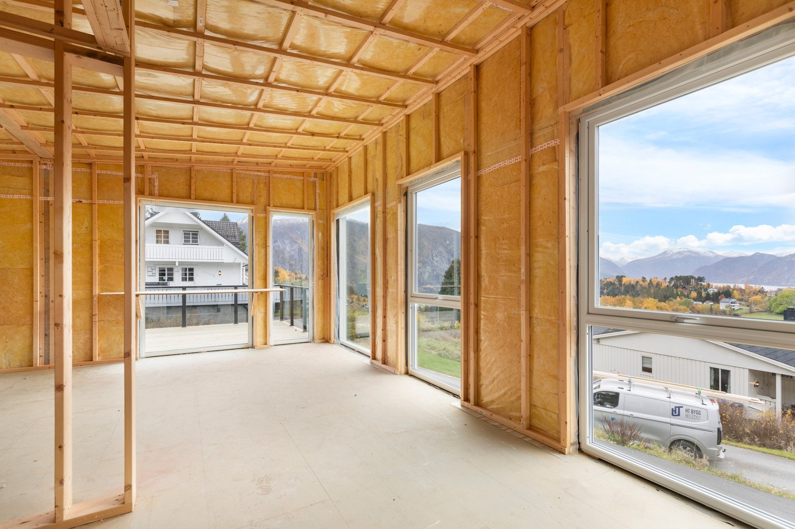 Boligen er allerede oppført, og klar til innredning enten som standardleveranse (i prisen), eller etter kjøpers ønske Galleribilde