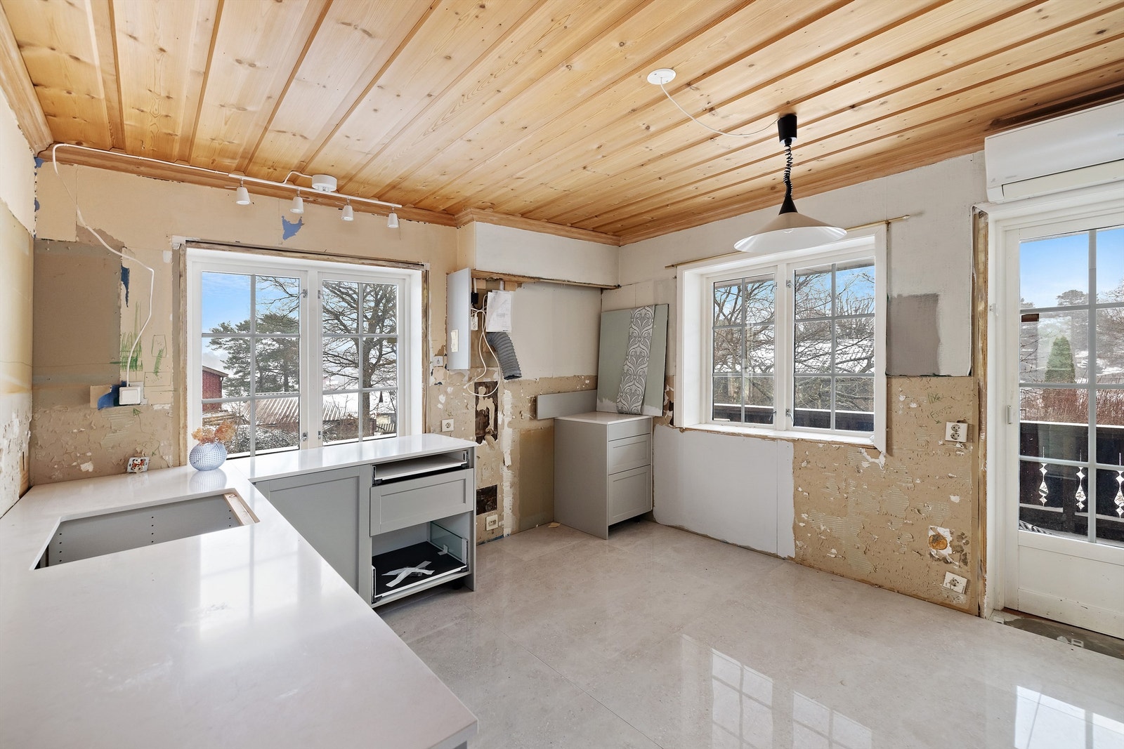 Hovedetasje: Kjøkken (under oppussing). Galleribilde