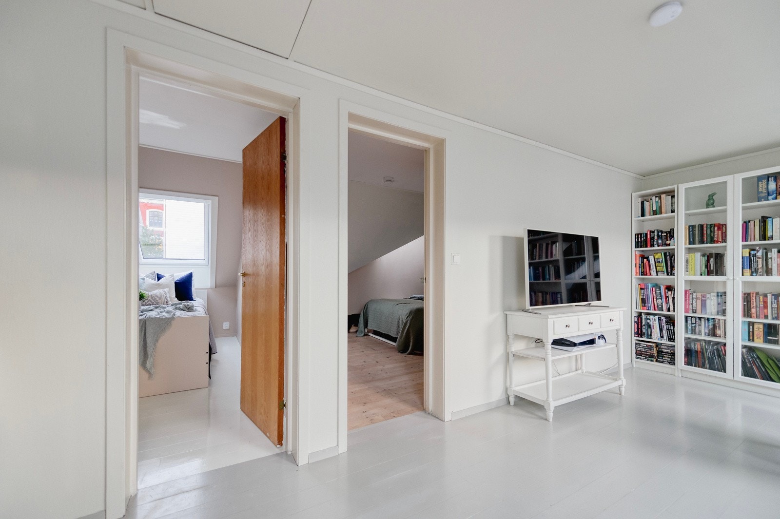 De to soverommene i etasjen er begge av god størrelse. Galleribilde