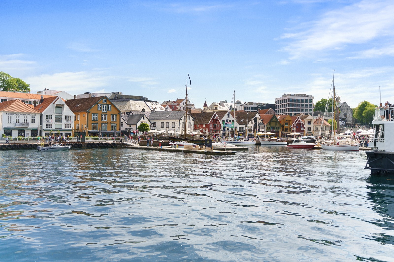 Denne boligen kombinerer en sentrumsnær plassering med en tilbaketrukket ro i Stavanger sentrum - Velkommen til visning! Galleribilde