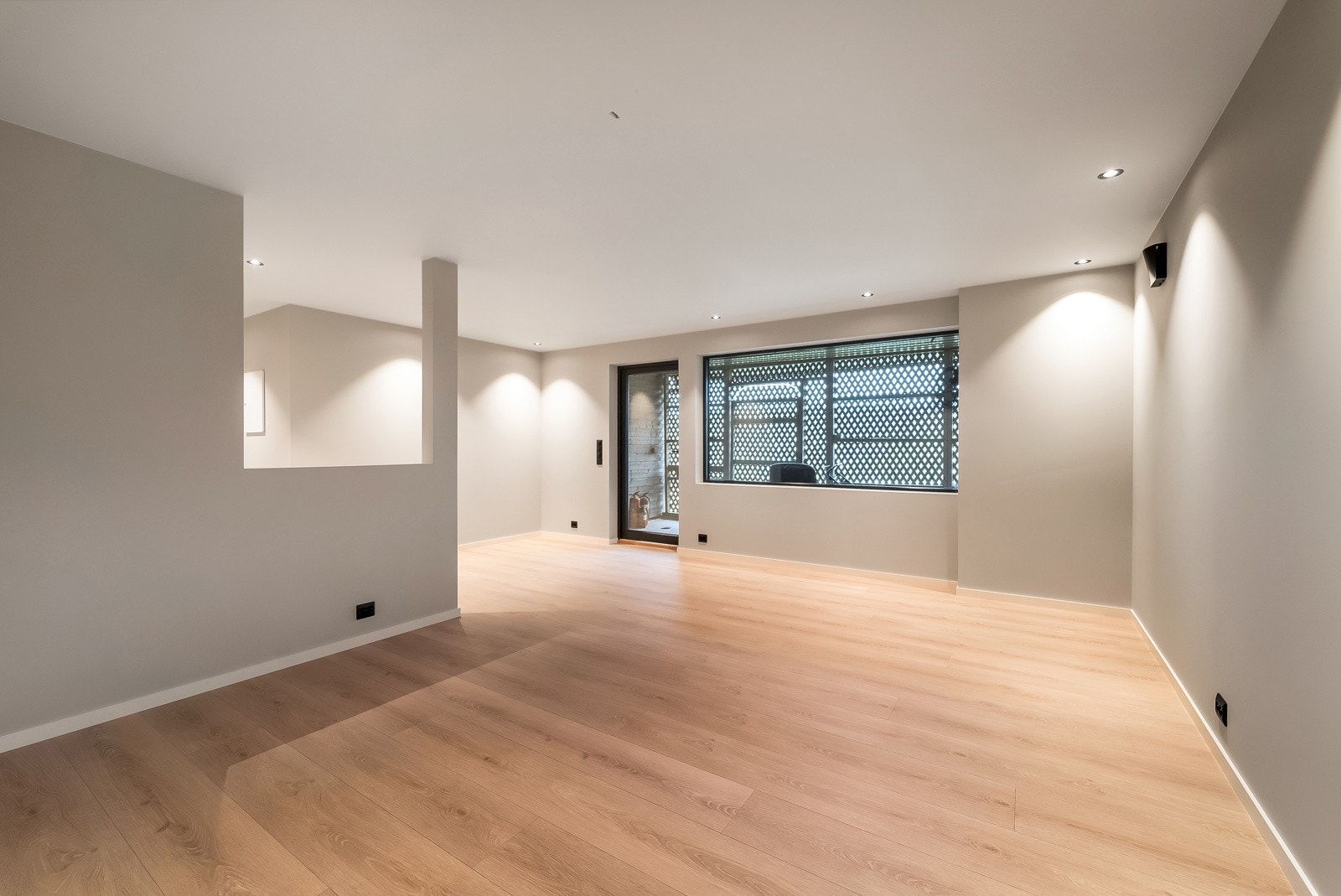 Underetasjen er totalrenovert siste år og har i dag en gjennomgående god standard. Galleribilde