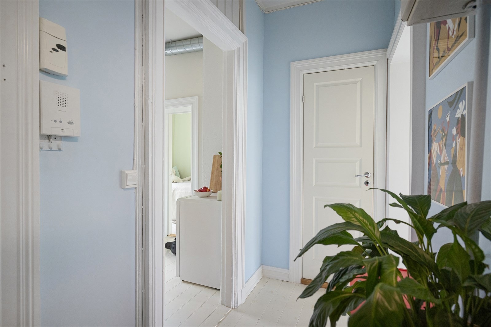 Gangen har en sentral plassering som sikrer god flyt mellom alle rommene. Galleribilde