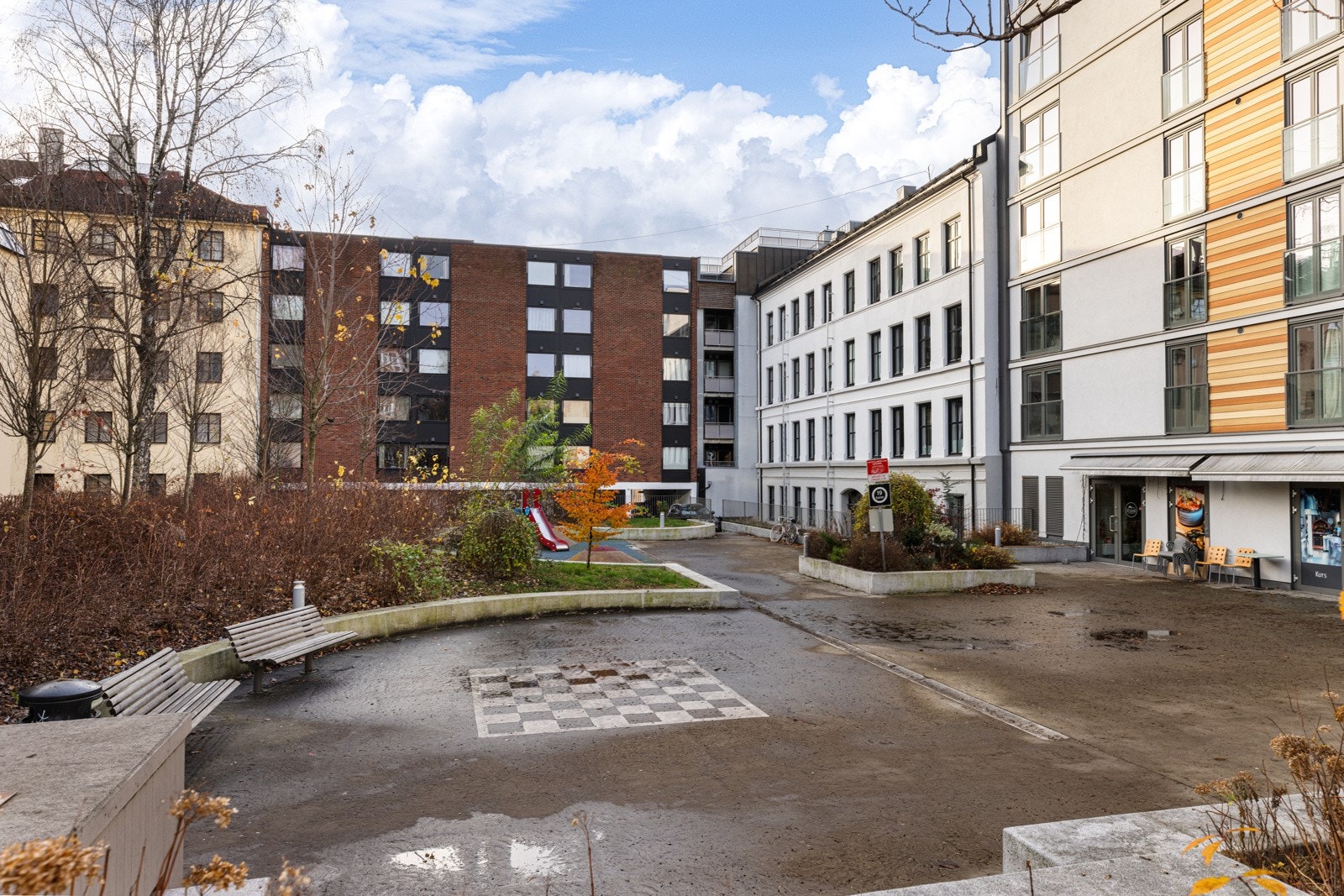 Det er perfekt for de som ønsker et luftig og privat bosted, samtidig som det er gangavstand til hovedstadens mange fasiliteter. Galleribilde