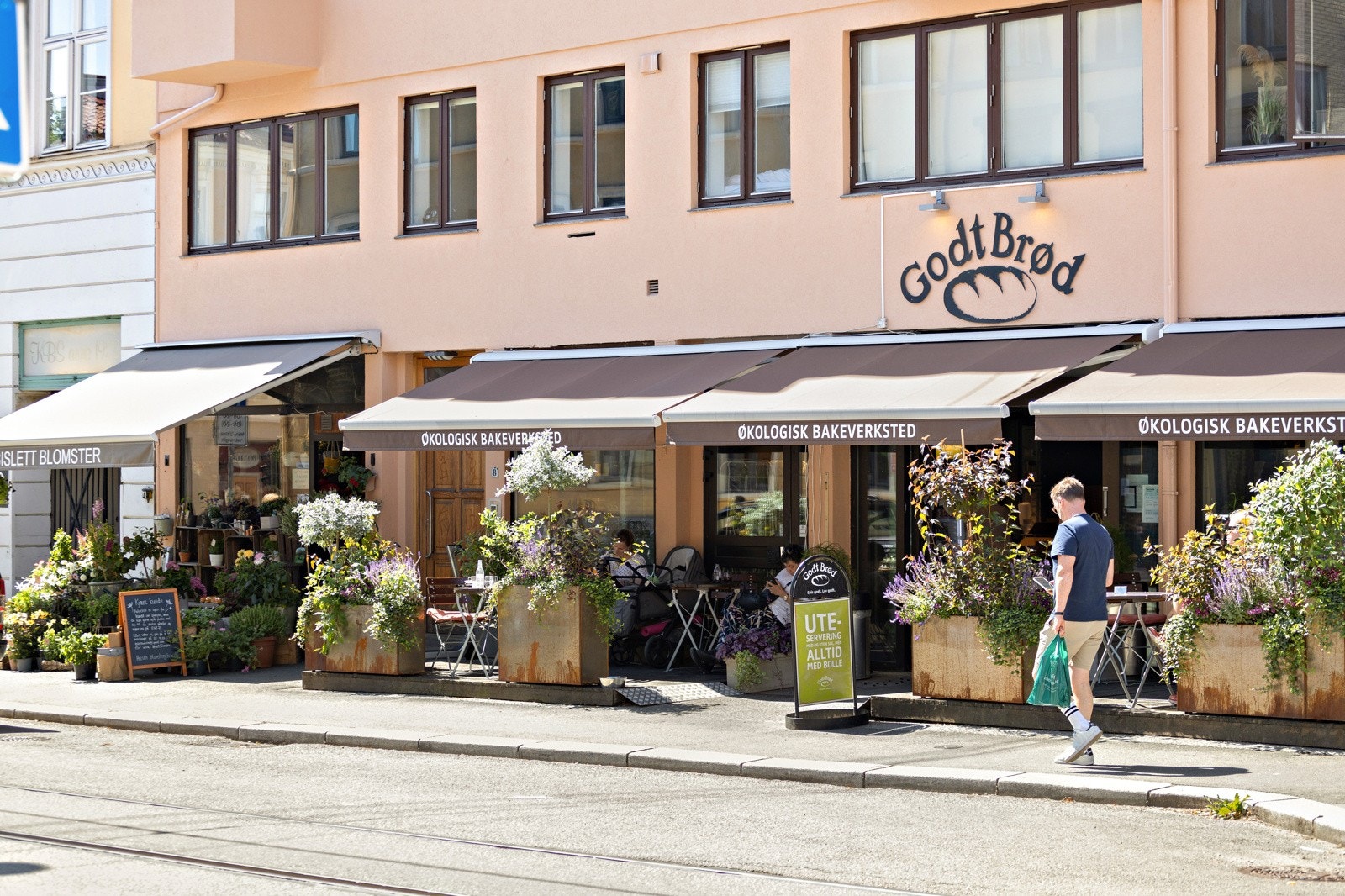 Bislett byr på flere koselige forretninger og serveringsmuligheter. Galleribilde