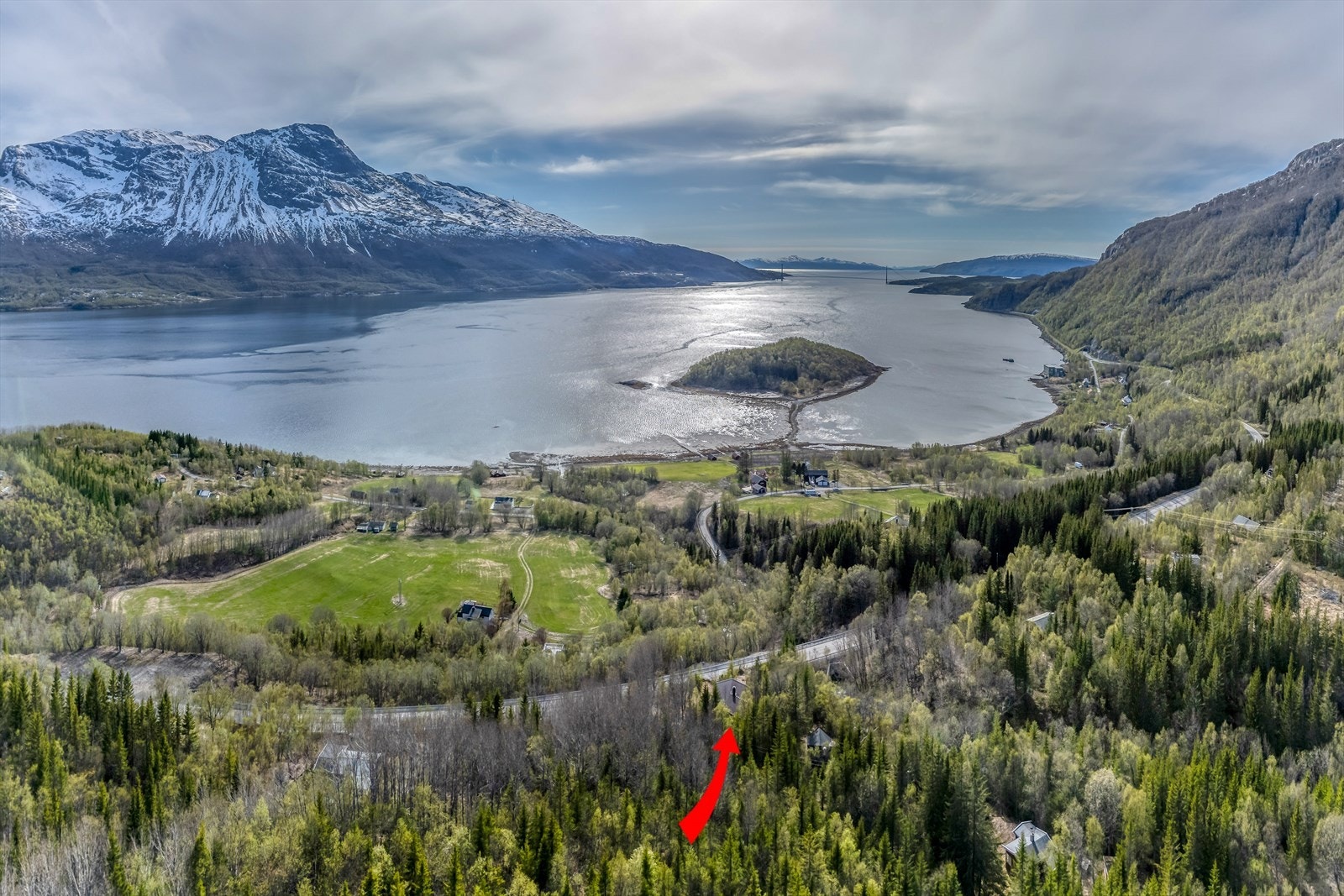 Hytta ligger ca 15 km fra Narvik sentrum Galleribilde