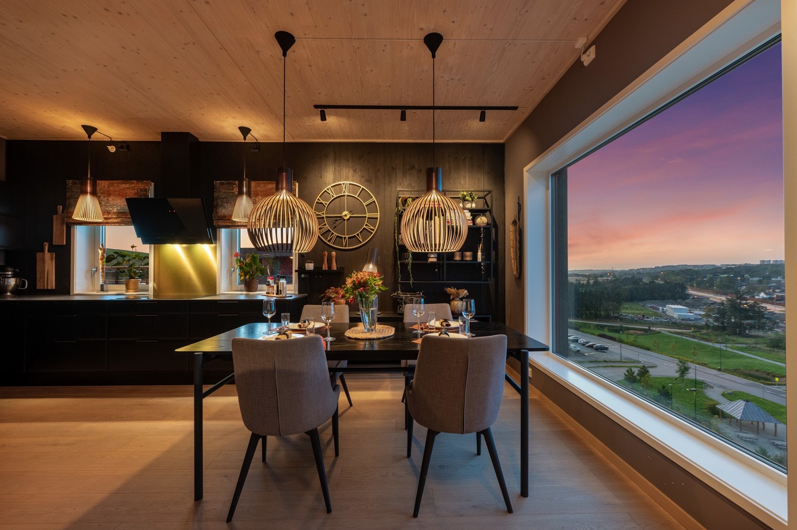 Kveldsbilde | Kjøkken/Spisestue Galleribilde