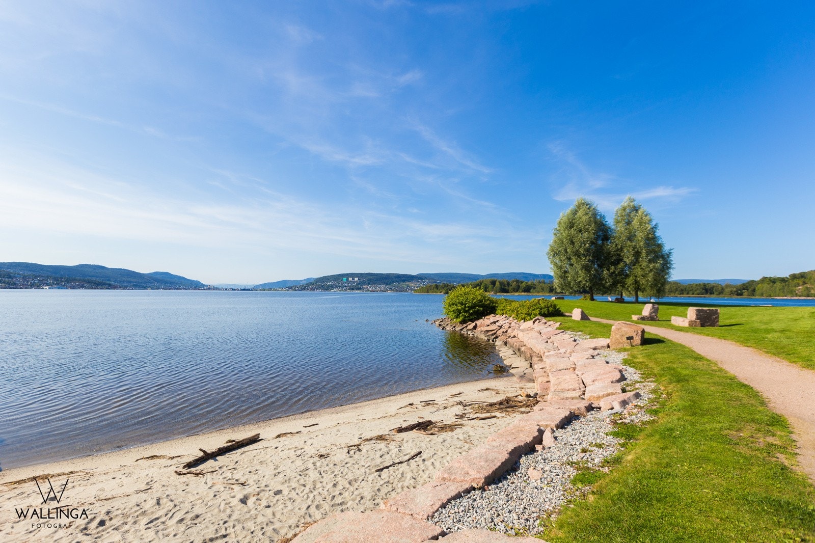 Engersand friluftsområde har deilig badestrand, badebrygge, fiskeplasser, parkskog og kyststi. Galleribilde