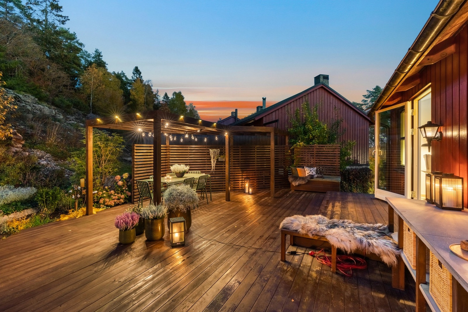 Dette er en fantastisk uteplass for å samle familie og venner på middager. Galleribilde