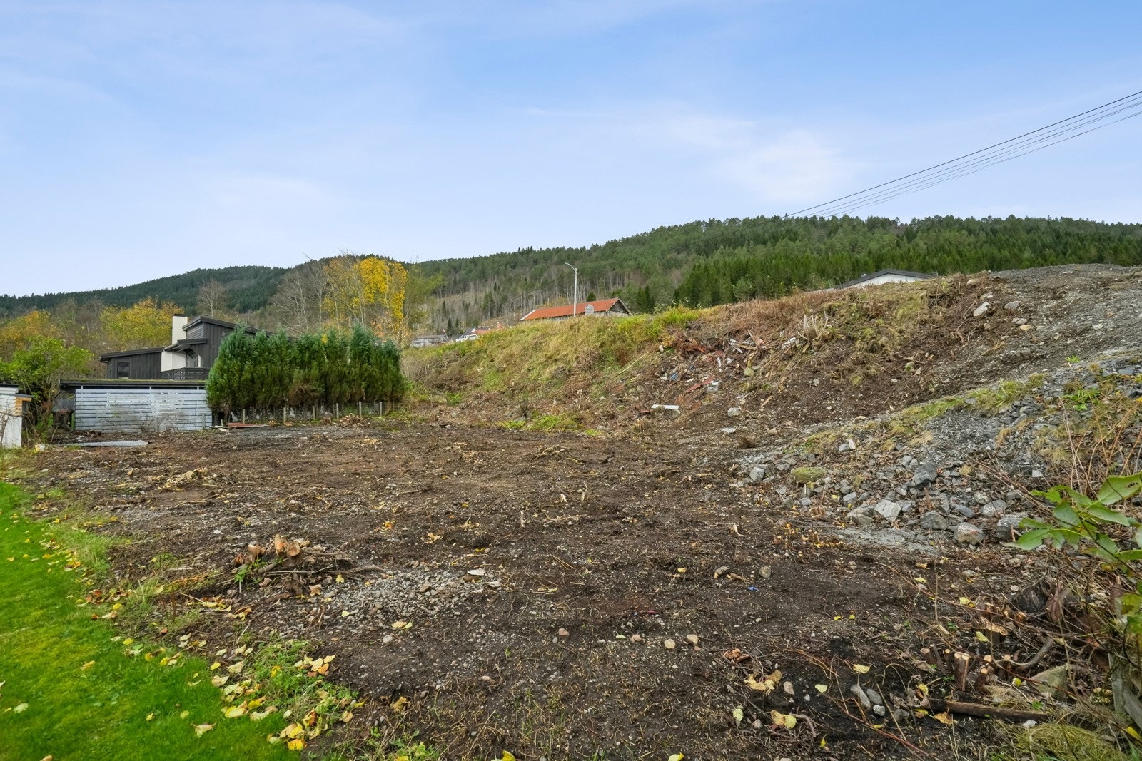 Det er mulig å koble seg på vann- og avløpsledninger som ligger like ved tomtegrensen. Galleribilde