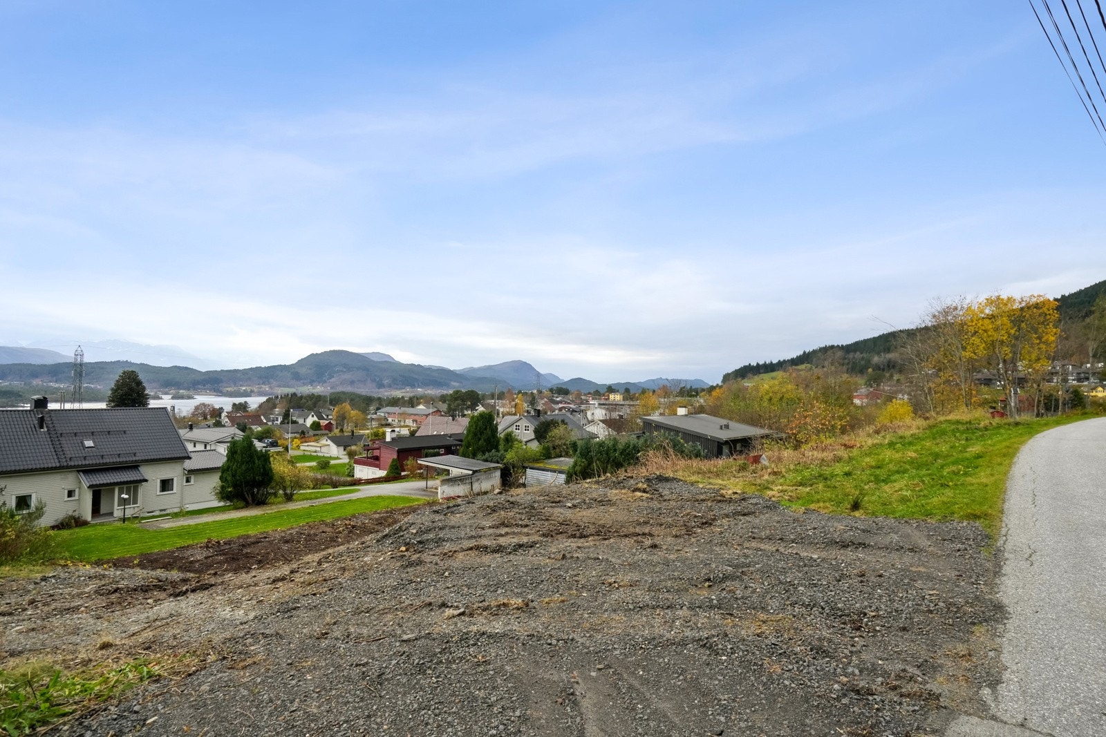 Tomten har et areal på ca. 1387 kvm. Galleribilde