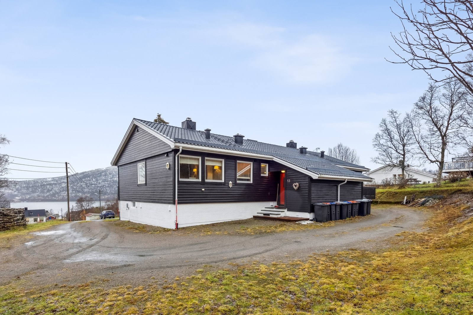 Gode parkeringsmuligheter på tomt. Galleribilde