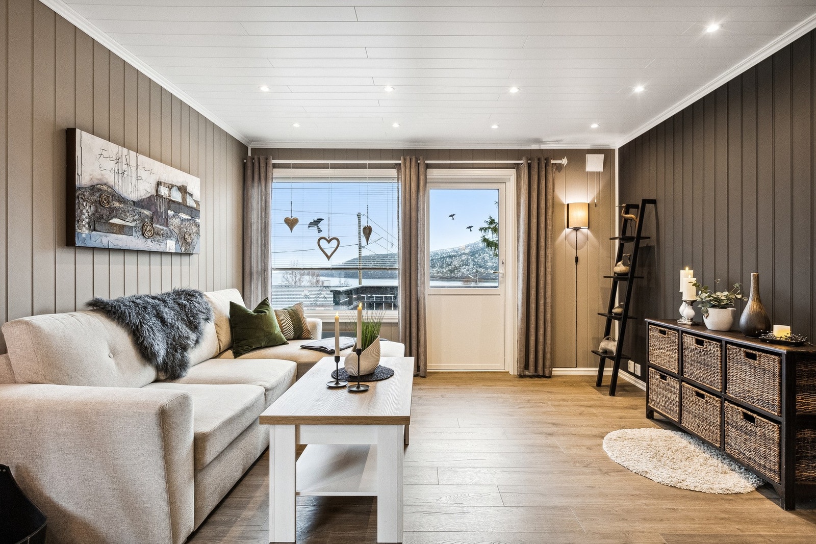 Dimbare downlights i tak. Galleribilde
