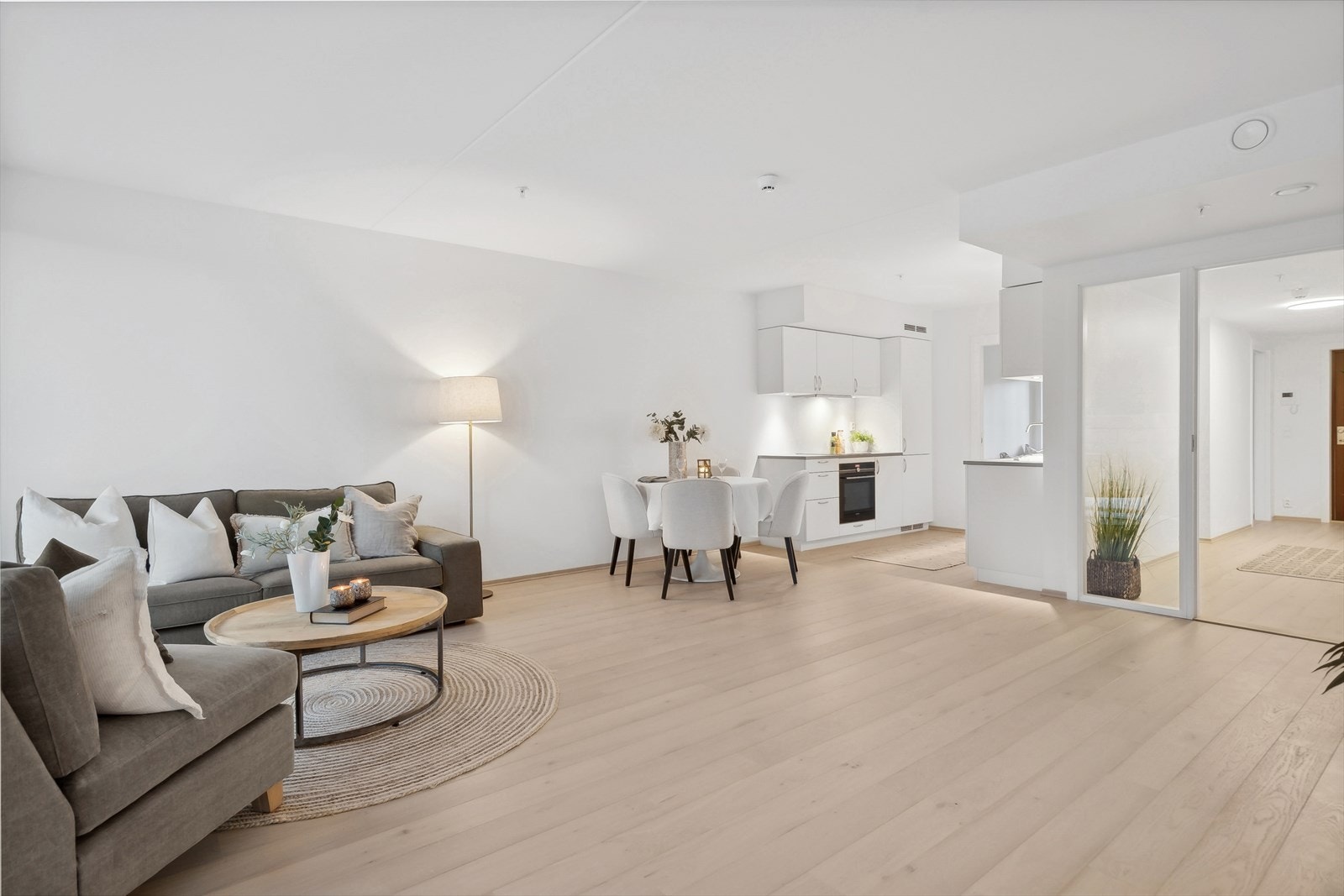 Dette er en splitter ny leilighet beliggende i attraktive Borgheimtunet. Galleribilde