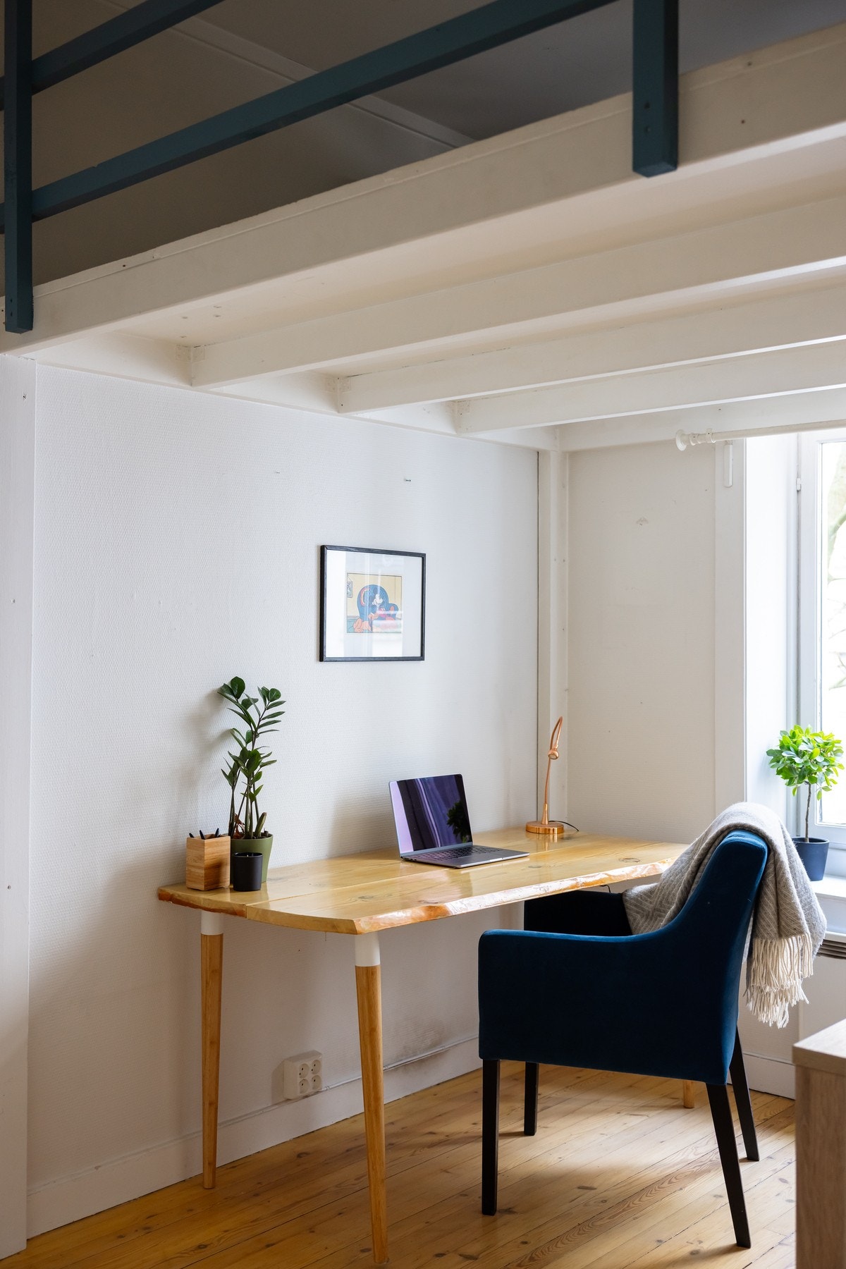 Soverom 2 er også av god størrelse, hvor plassen er maksimalt utnyttet med en hems Galleribilde