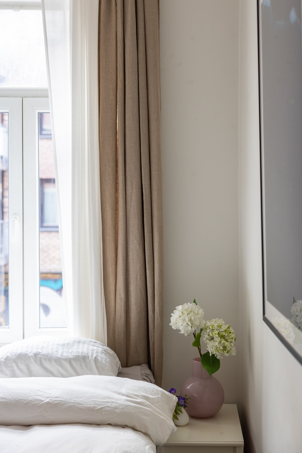 Det er også plass til nattbord Galleribilde